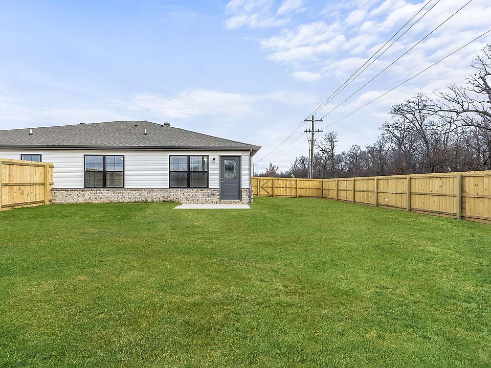 2nd image of 111 NW 63rd Ave #26-0227