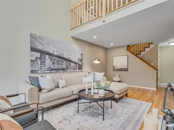 4 Currey Ln #223, West Orange, NJ 07052