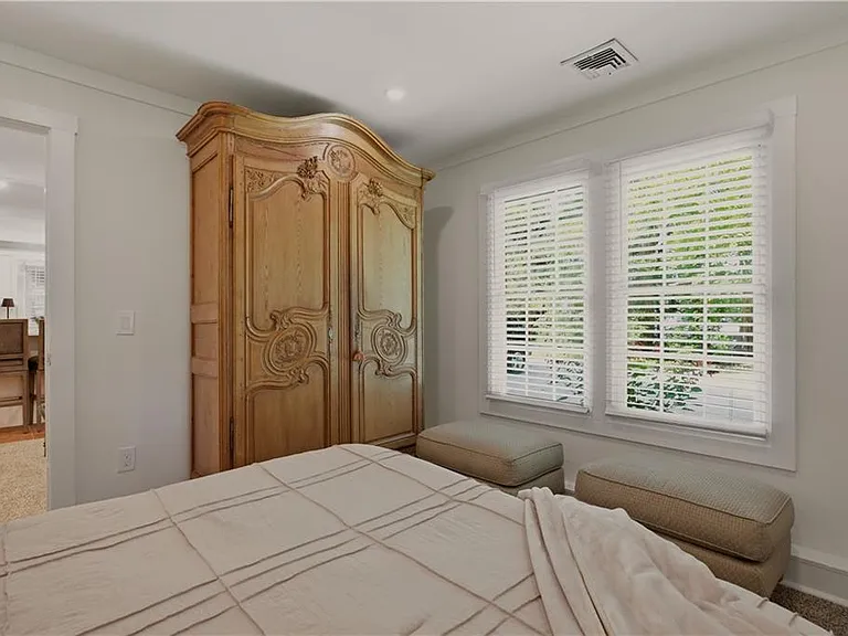 554 E Main Rd — Photo 18