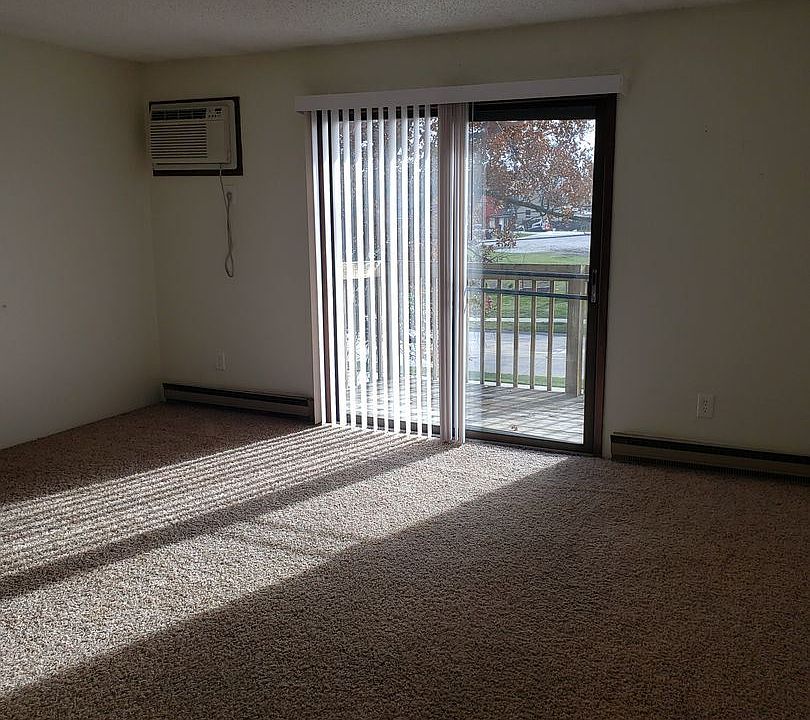 1st image of 411 W 1st St #1
