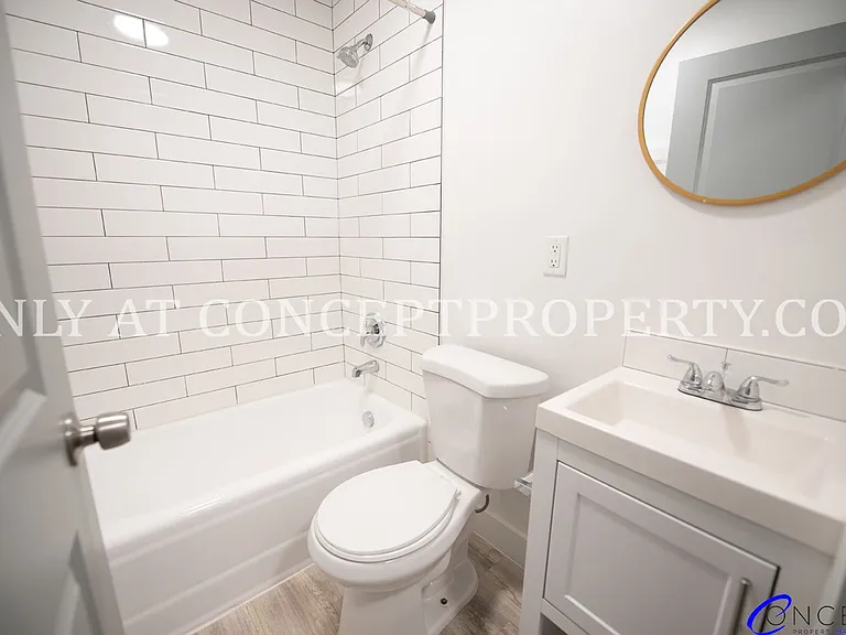 First Avenue Flats — Photo 38