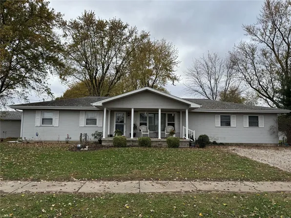 404 E Main St, Coffeen, IL 62017