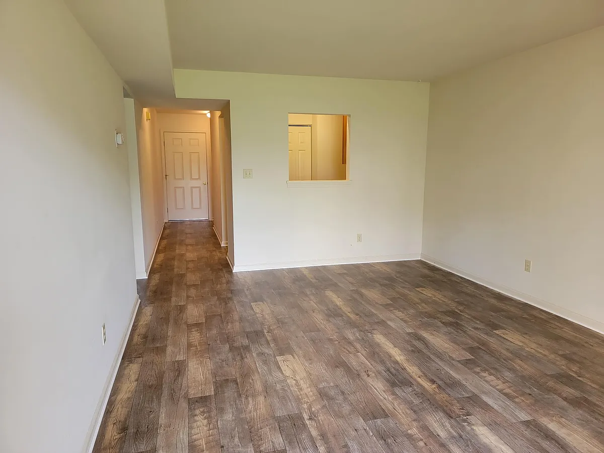 Building Photo - 128 Hilldale Dr #L