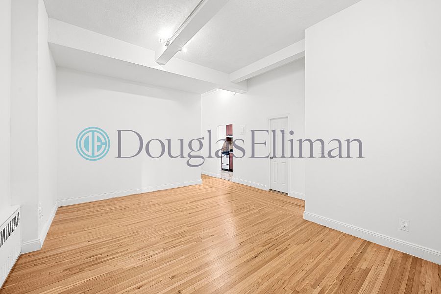 1st image of 239 Park Ave S APT 8d