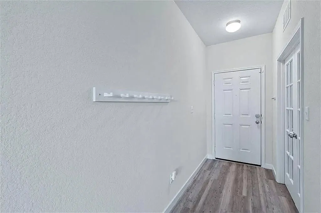 200 Duroc Dr — Photo 3