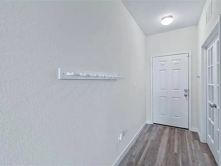 200 Duroc Dr — Photo 3