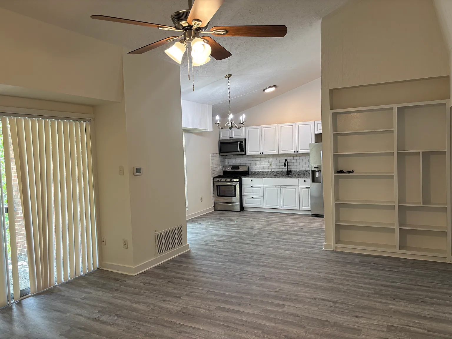5208 Castlewood Rd — Photo 4