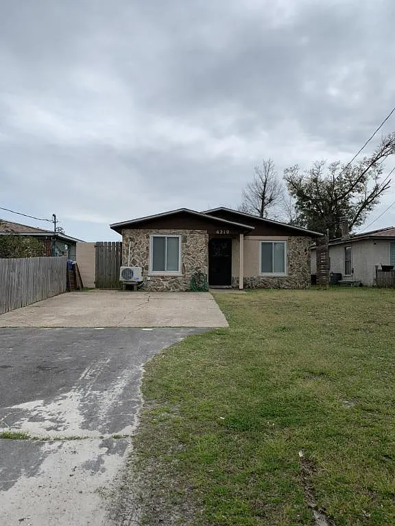 6210 Pridgen St — Photo 3