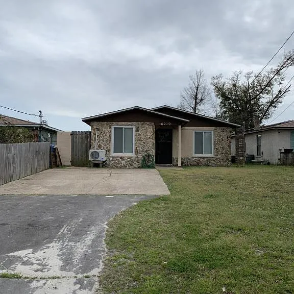 6210 Pridgen St — Photo 3