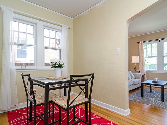 4th image of 1254 Wellesley Ave