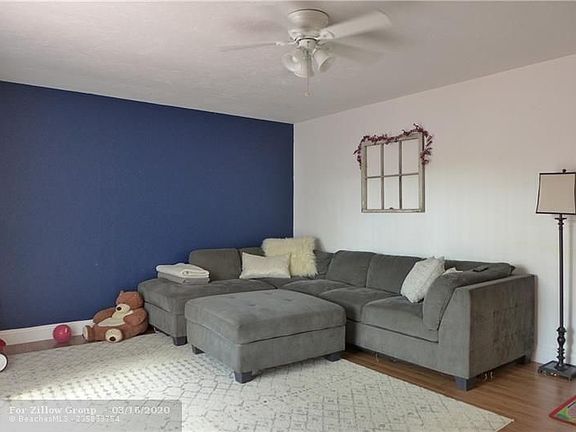 4th image of 2700 Yale Ln