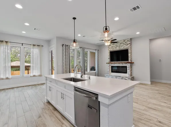 941 Del Raphael Dr, Leander, TX 78641