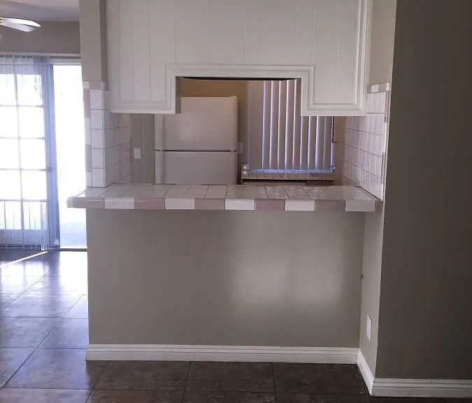 655 E Washington Ave — Photo 7