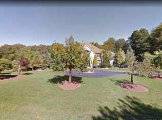 8 Graham Pl, Millstone Township, NJ 08535