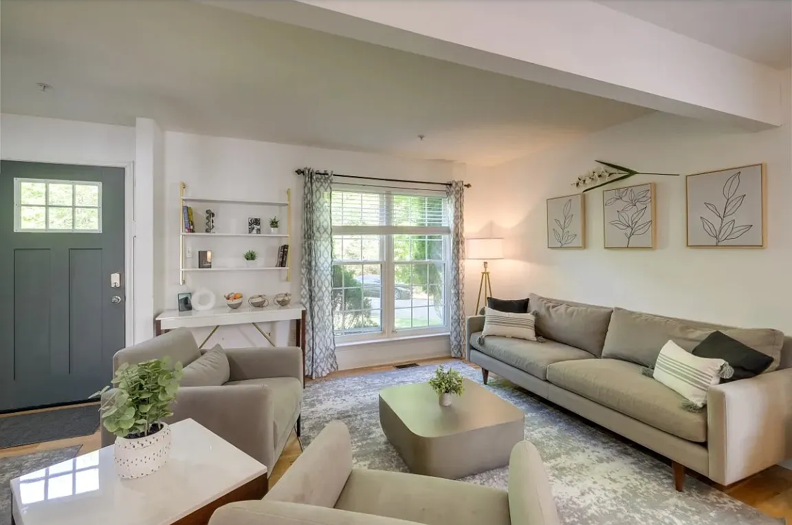 4 bed, 2.5 bath, 1800 sqft, $5,500 — Photo 3