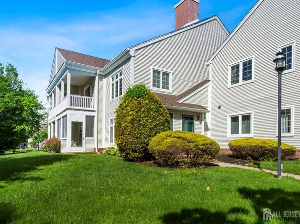 40 Rutland Ln, Monroe Township, NJ 08831