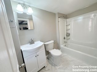 6 Moon St #2A, Boston, MA 02113