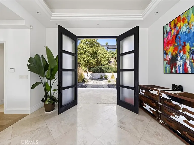 1625 Loma Vista Dr — Photo 3