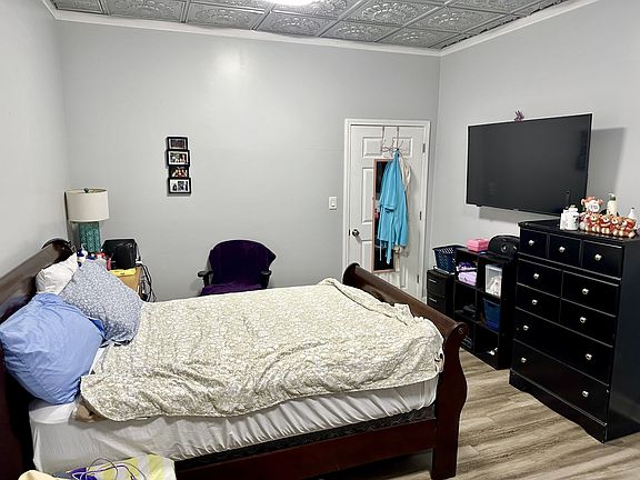 4th image of 4558 S Justine St #11370001