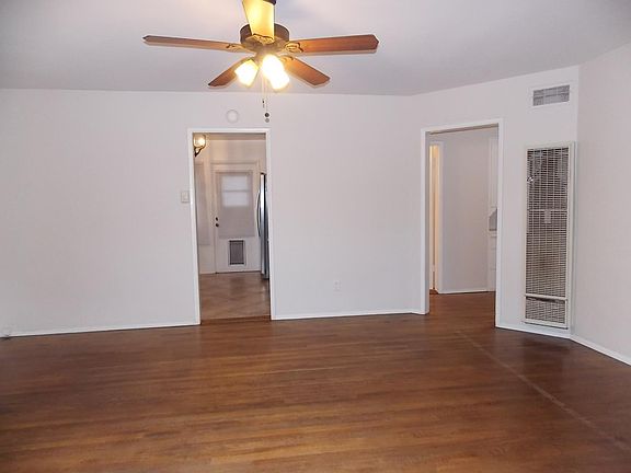 5th image of 4944 W Point Loma Blvd