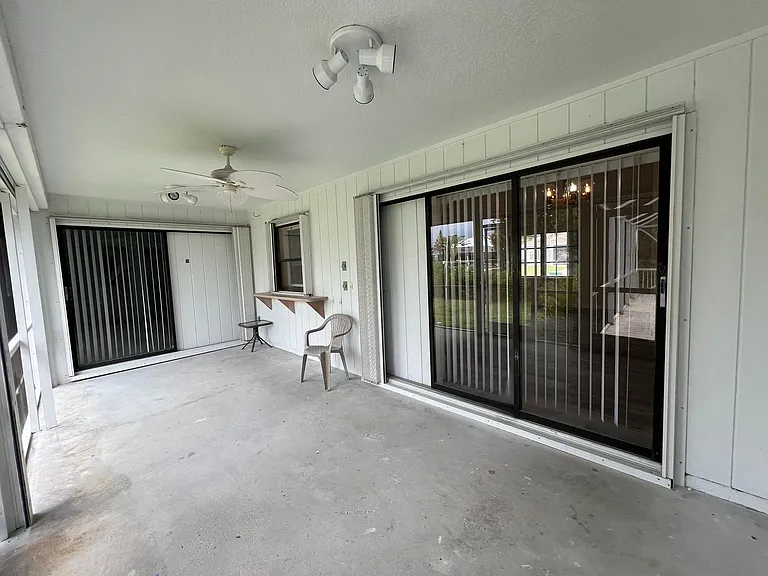 18090 Avonsdale Cir — Photo 32