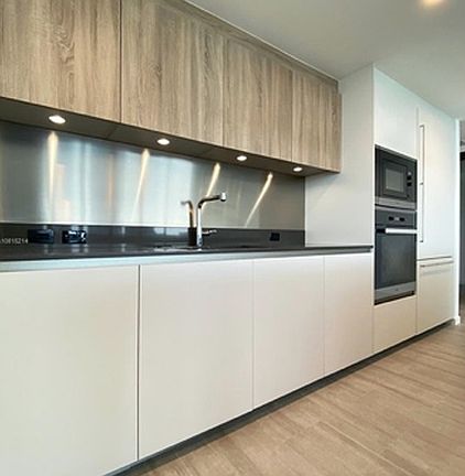 3rd image of 1000 Brickell Plz #4800