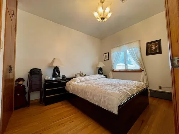 53-80 72nd Place image 5 of 13