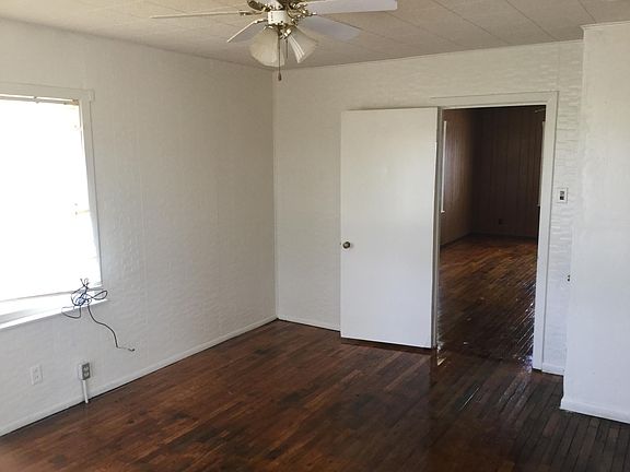 4th image of 303 E 26th St