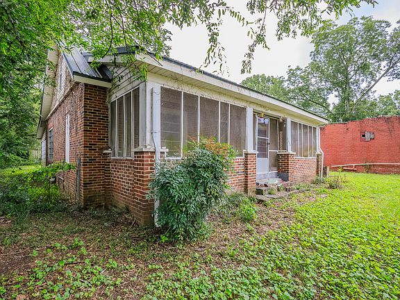 3rd image of 1004 N Chattanooga St