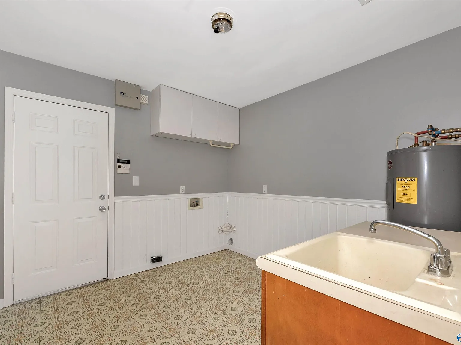 3 bed, 2.5 bath, 2042 sqft, $1,950 — Photo 4