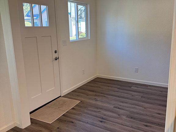 3rd image of 2660-2666 Gravenstein Hwy S #2662