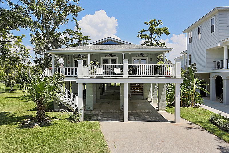 1st image of 2835 Lakeshore Dr
