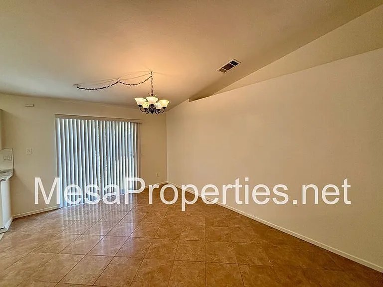 1412 Pace Ct — Photo 6