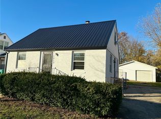 2812 Walnut Ave, Mattoon, IL 61938