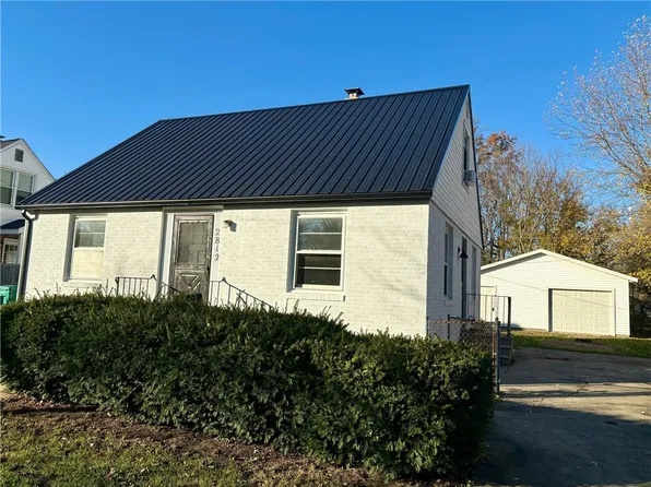 2812 Walnut Ave, Mattoon, IL 61938
