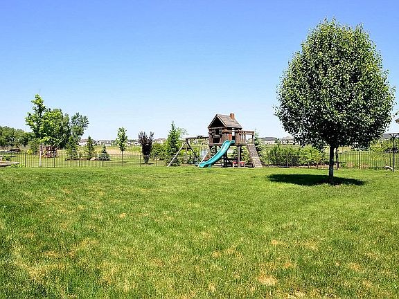 5th image of 2441 Moutray Ln