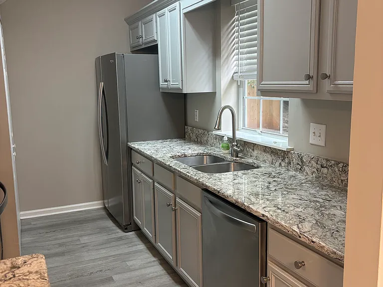 565 N Fairfield Dr — Photo 3