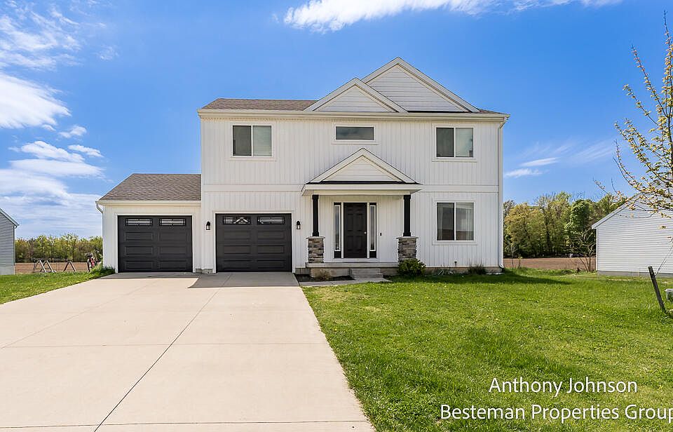 1st image of 250 Warbler Dr