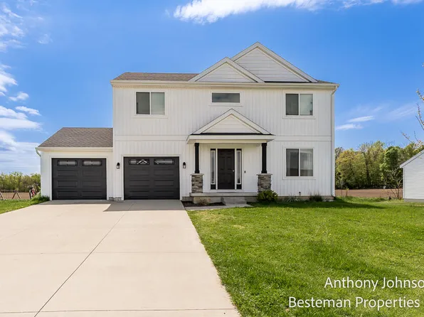 250 Warbler Dr, Caledonia, MI 49316