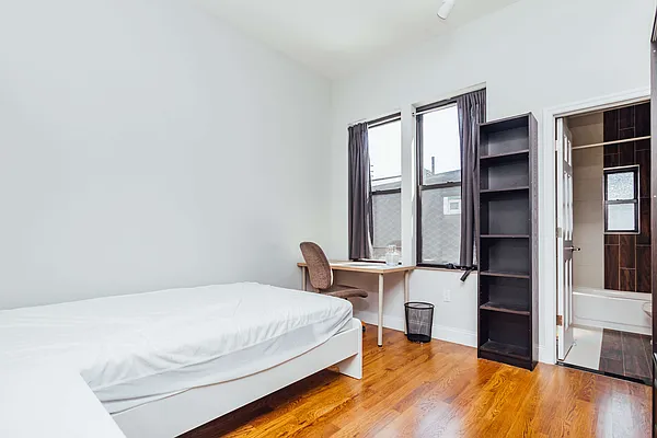 Rented by Nooklyn NYC LLC | media 19