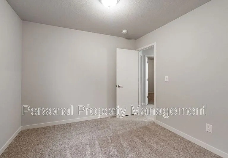 3544 NE 61st Way — Photo 10
