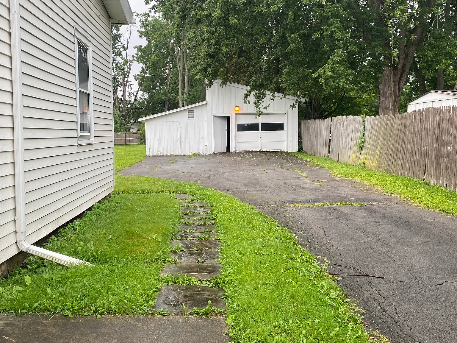 109 Bank St — Photo 2