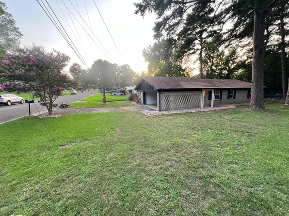 1201 Baxley Ln, Longview, TX 75604