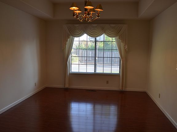 Formal Dining