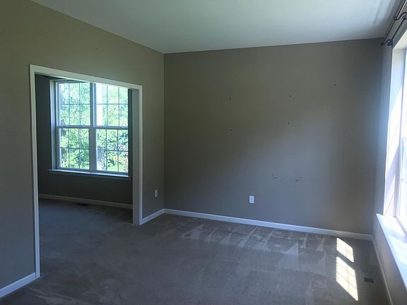 2nd image of 116 Burgundy Ln