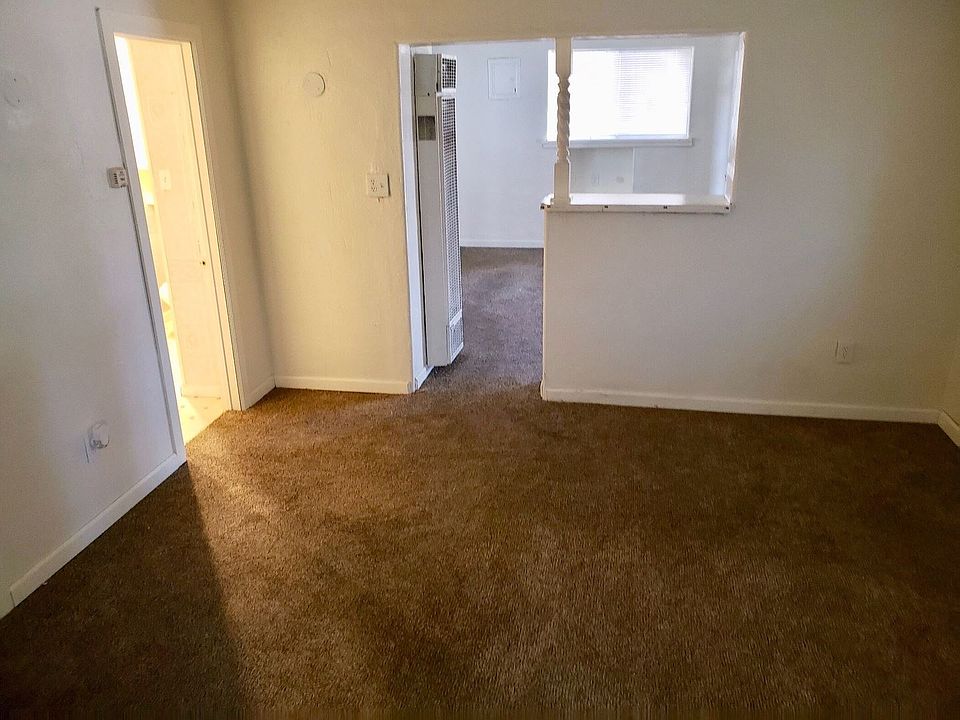 2nd image of 1019 Arno St NE