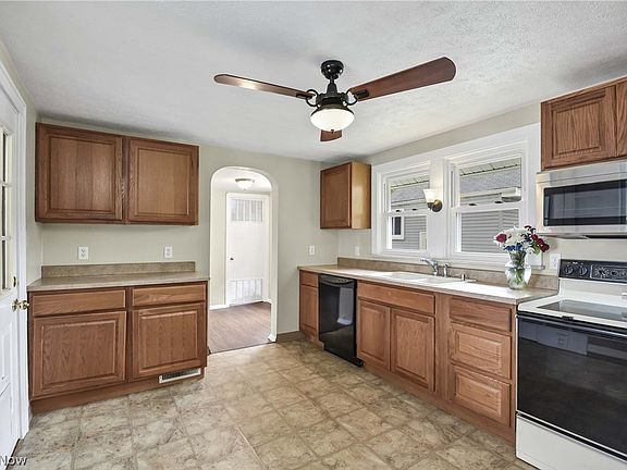 3rd image of 4217 W 227th St