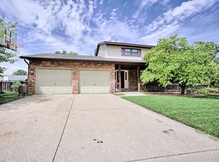 1 Hawthorn Ct, Bethalto, IL