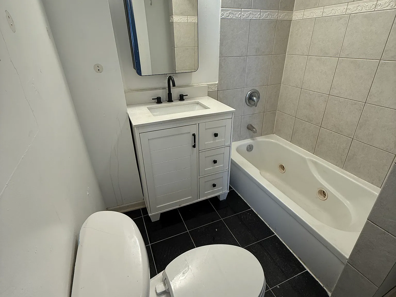 2 bed, 1100 sqft, $1,800 — Photo 3