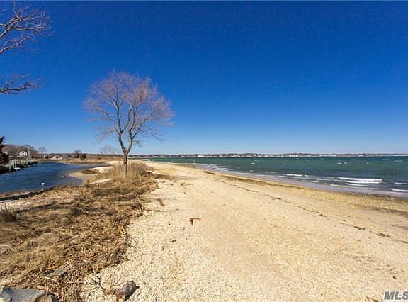 3rd image of 1315 Anchor Ln